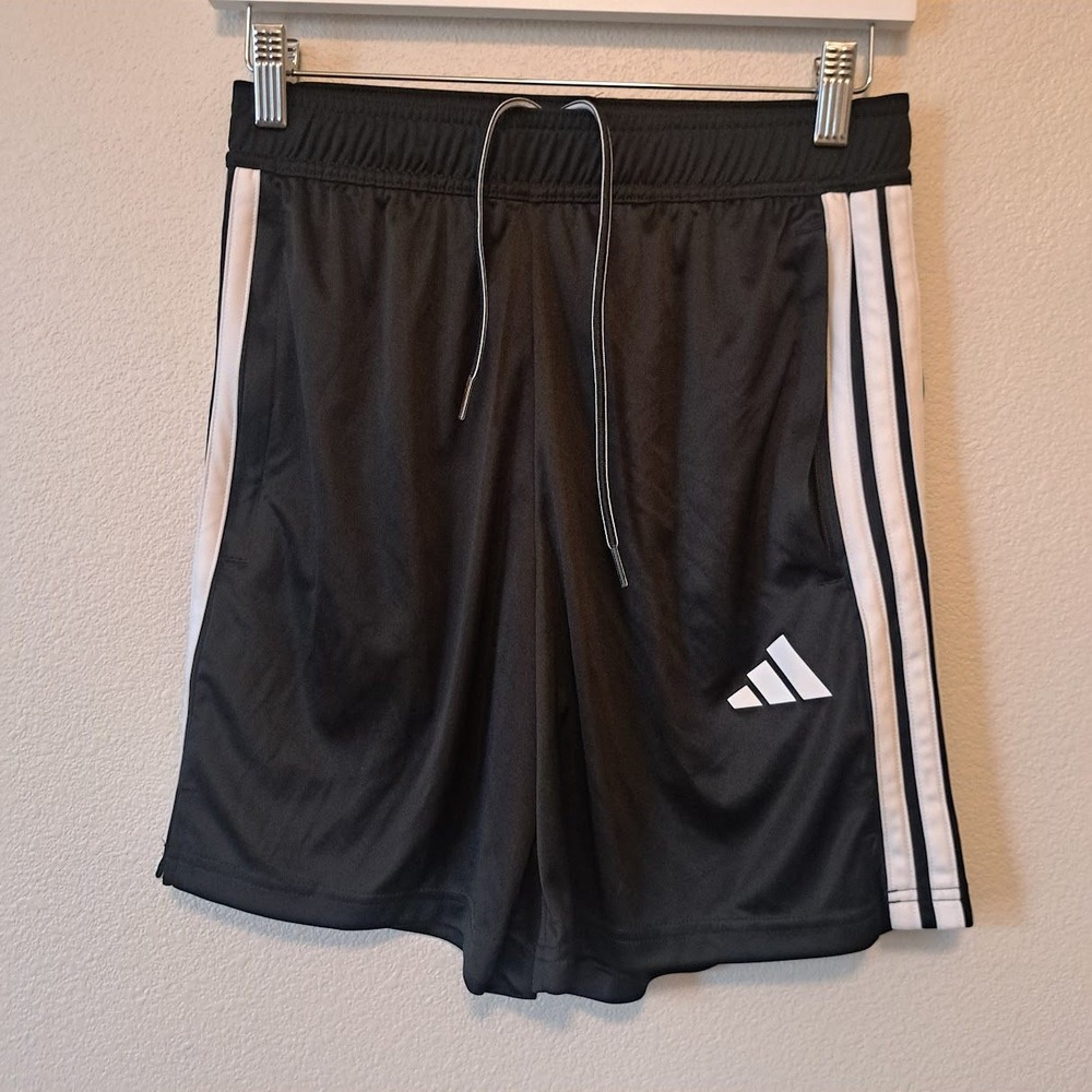 Adidas Mens Black 3-Stripe Athletic Gym Training Shorts 7 Inch Inseam Small